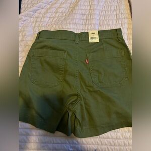 Women’s Levi’s Utility Shorts - Mid Rise - Size 27